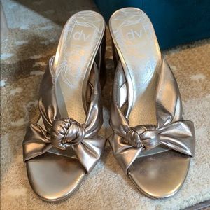 DV metallic knot slides